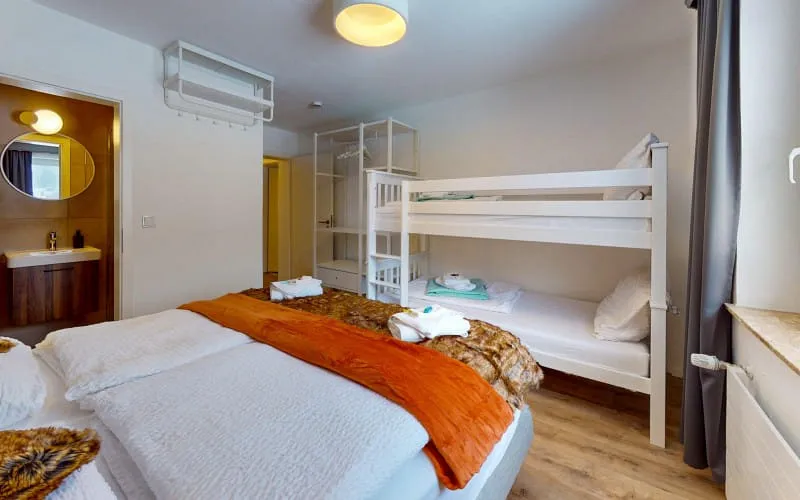 gruppenhausalpengluckschlafzimmerstockbett_kopie.jpg